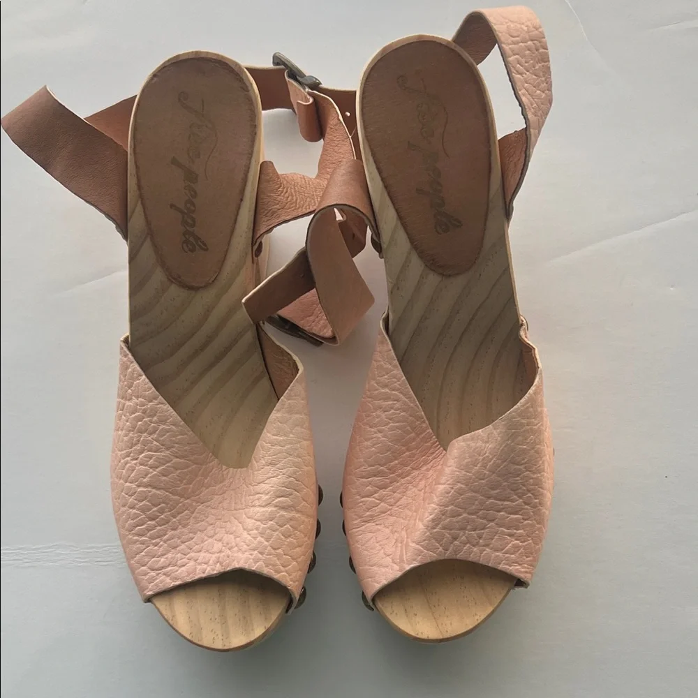 Free People Light Pink Textured Wedges‎